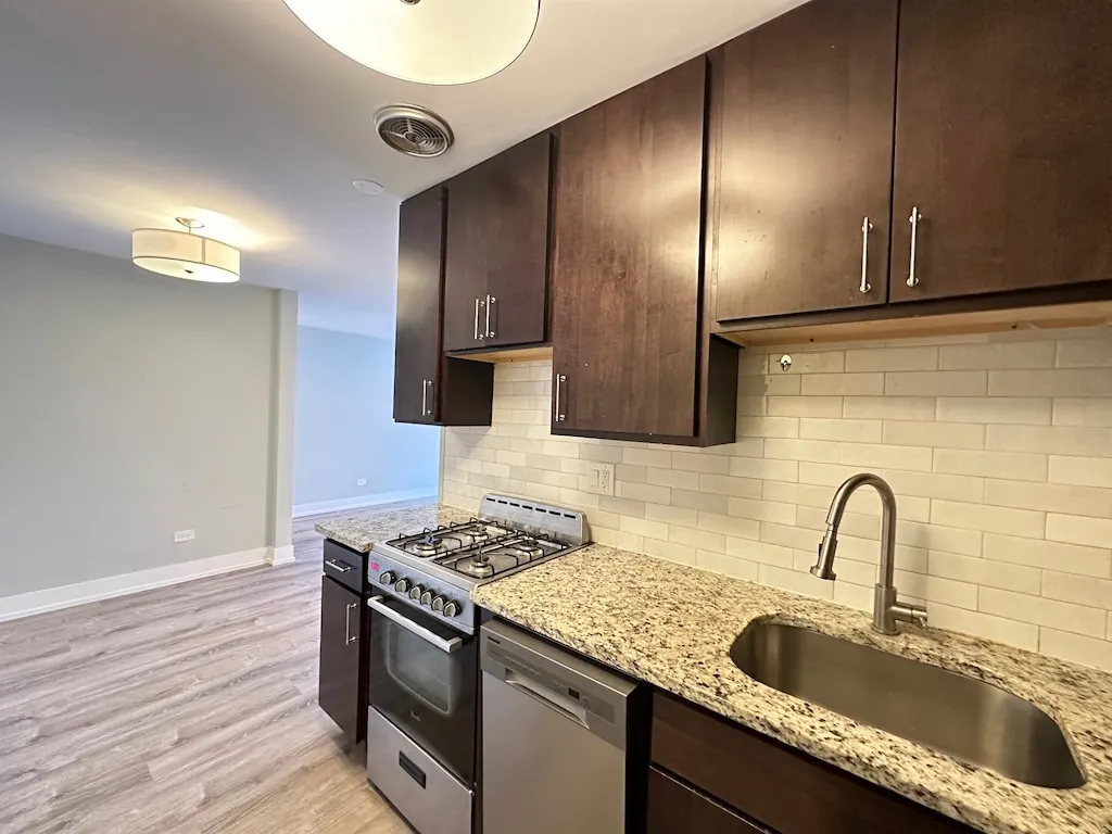 445 W Barry Ave, , 60657, USA 60657-unit#409-Chicago-IL