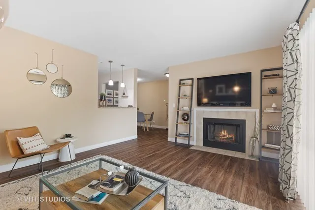 8 Sterling Cir, ,  60189, USA 60189-unit#8-Wheaton-IL