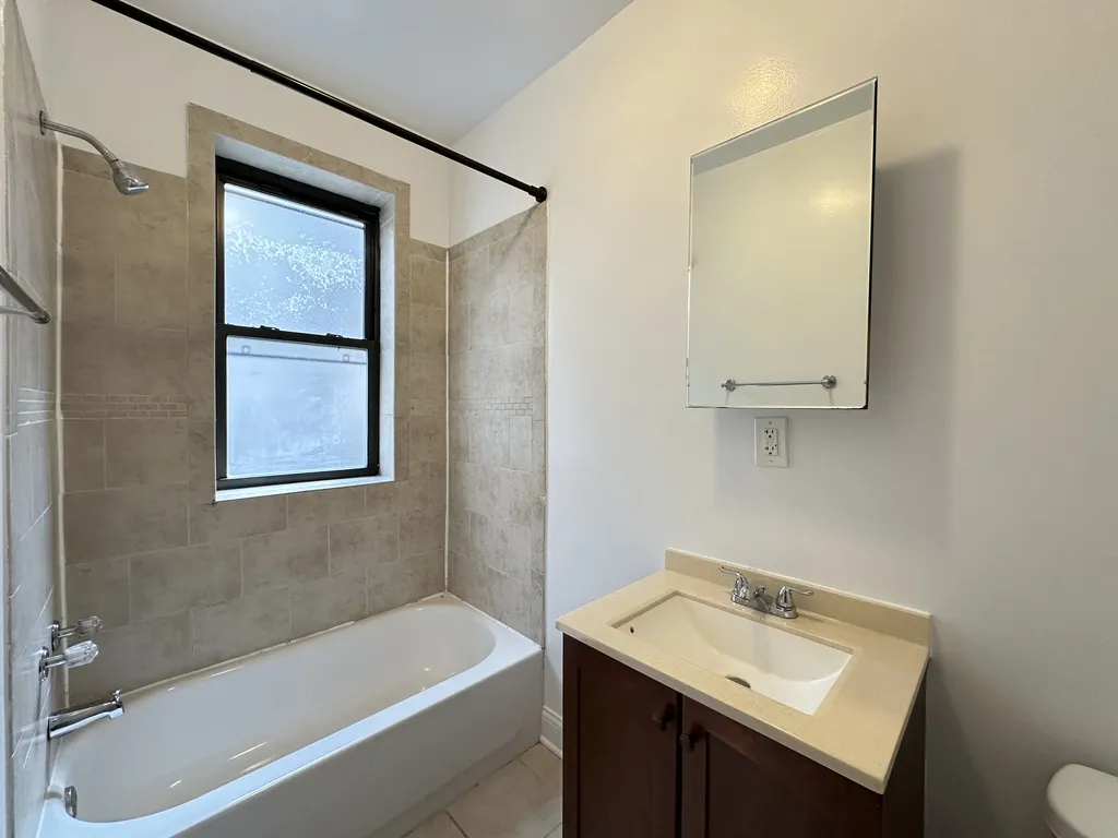 3823 N Fremont St, ,  60613, USA 60613-unit#2E-Chicago-IL