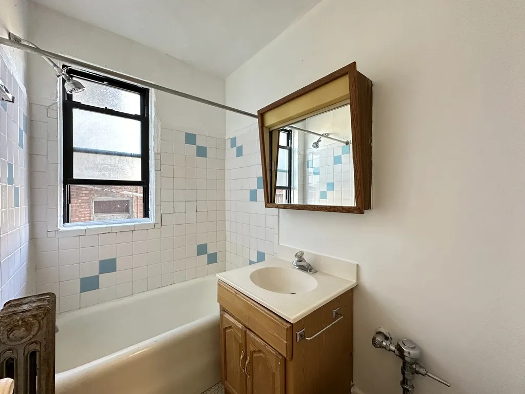 711 W Belmont Ave, , 60657, USA 60657-unit#306-Chicago-IL