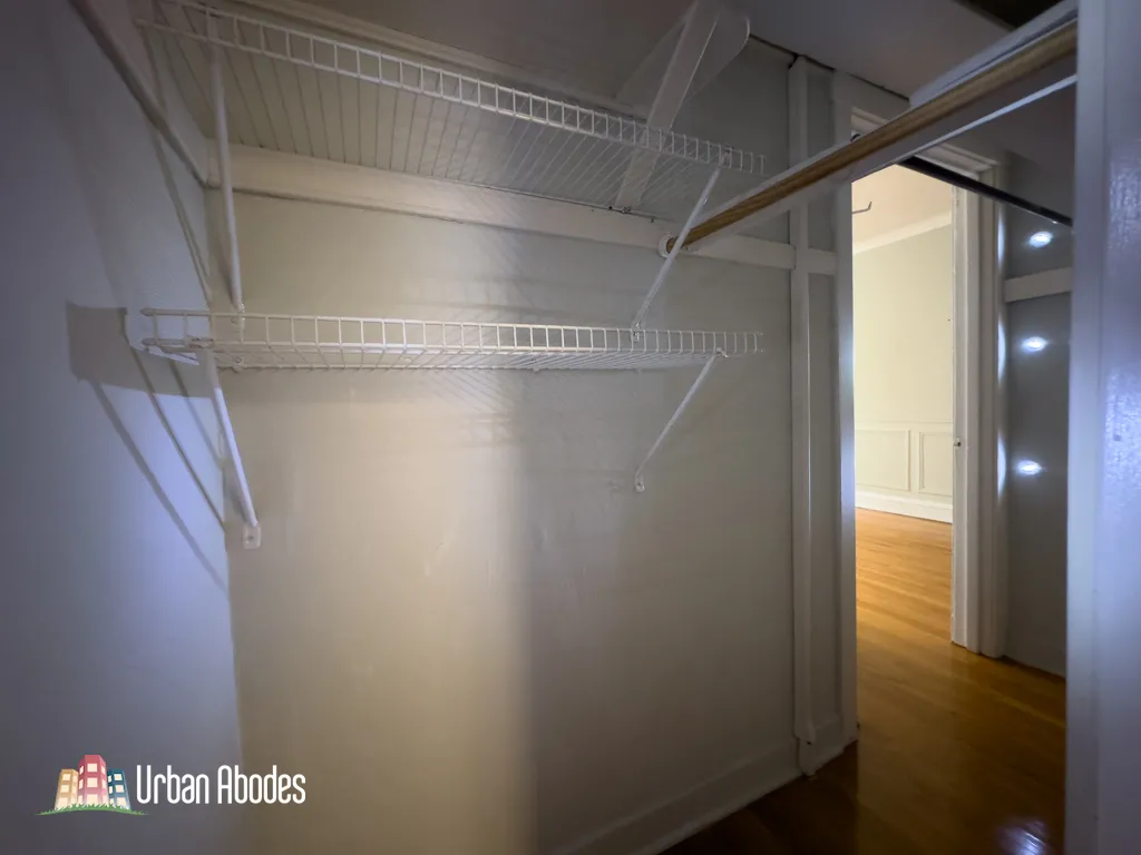 548 W Surf St, ,  60657, USA 60657-unit#2N-Chicago-IL