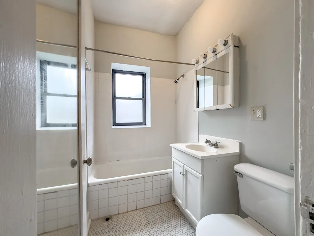 2244 W Wilson Ave, , 60625, USA 60625-unit#102-Chicago-IL