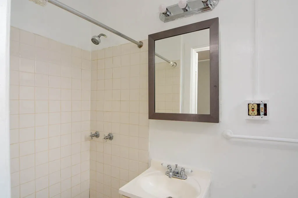 3831 N Fremont St, ,  60613, USA 60613-unit#411-Chicago-IL