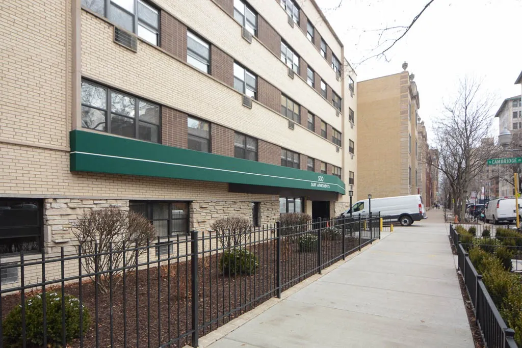 530 W Surf St, , 60657, USA 60657-unit#207-Chicago-IL