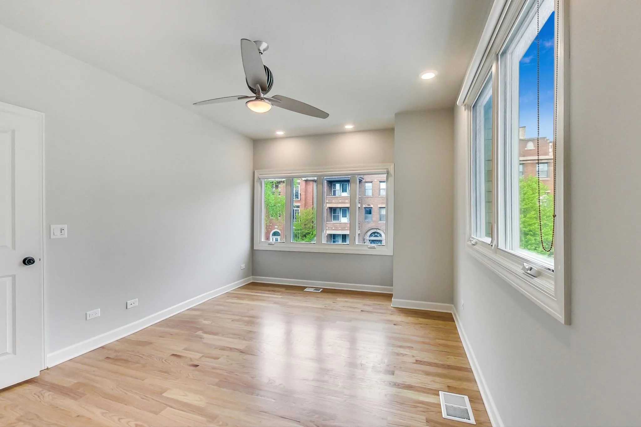 6117 S University Ave, ,  60637, USA 60637-unit#6-Chicago-IL