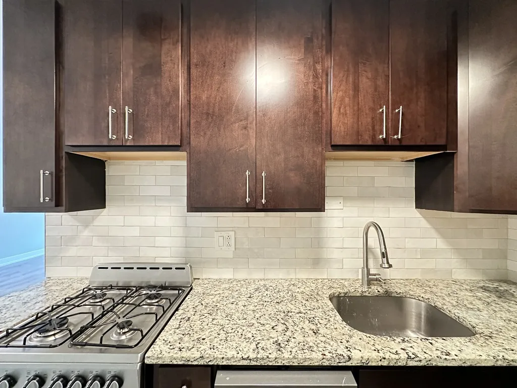 445 W Barry Ave, , 60657, USA 60657-unit#222-Chicago-IL