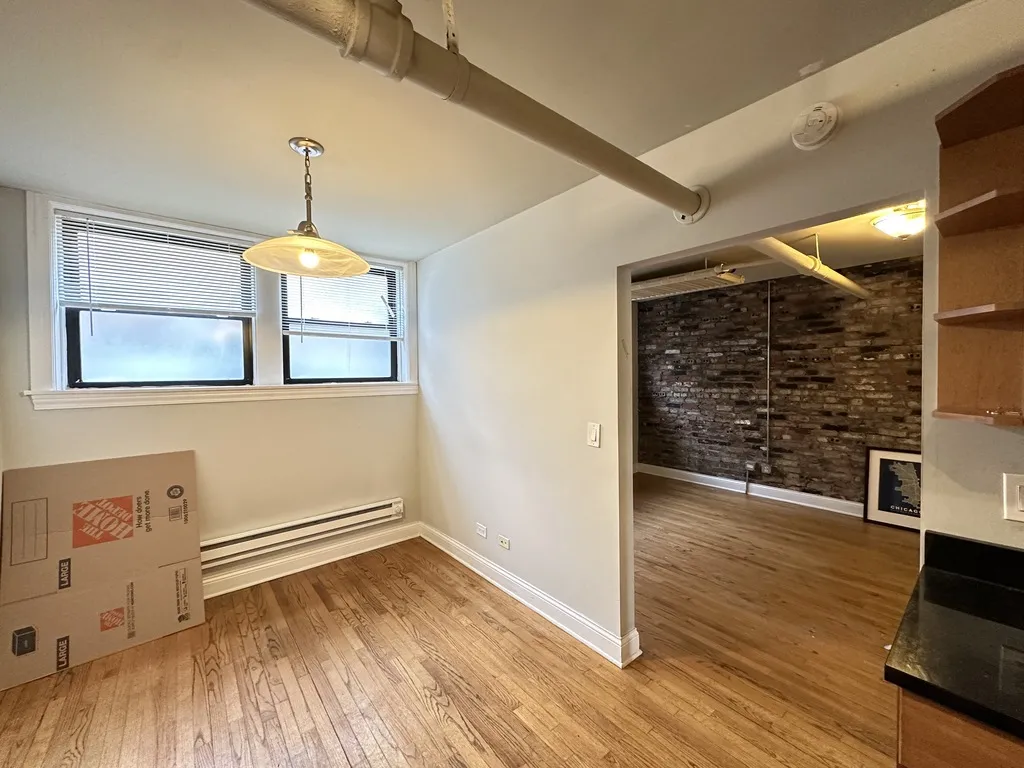 750 W Addison St, ,  60613, USA 60613-unit#G-Chicago-IL