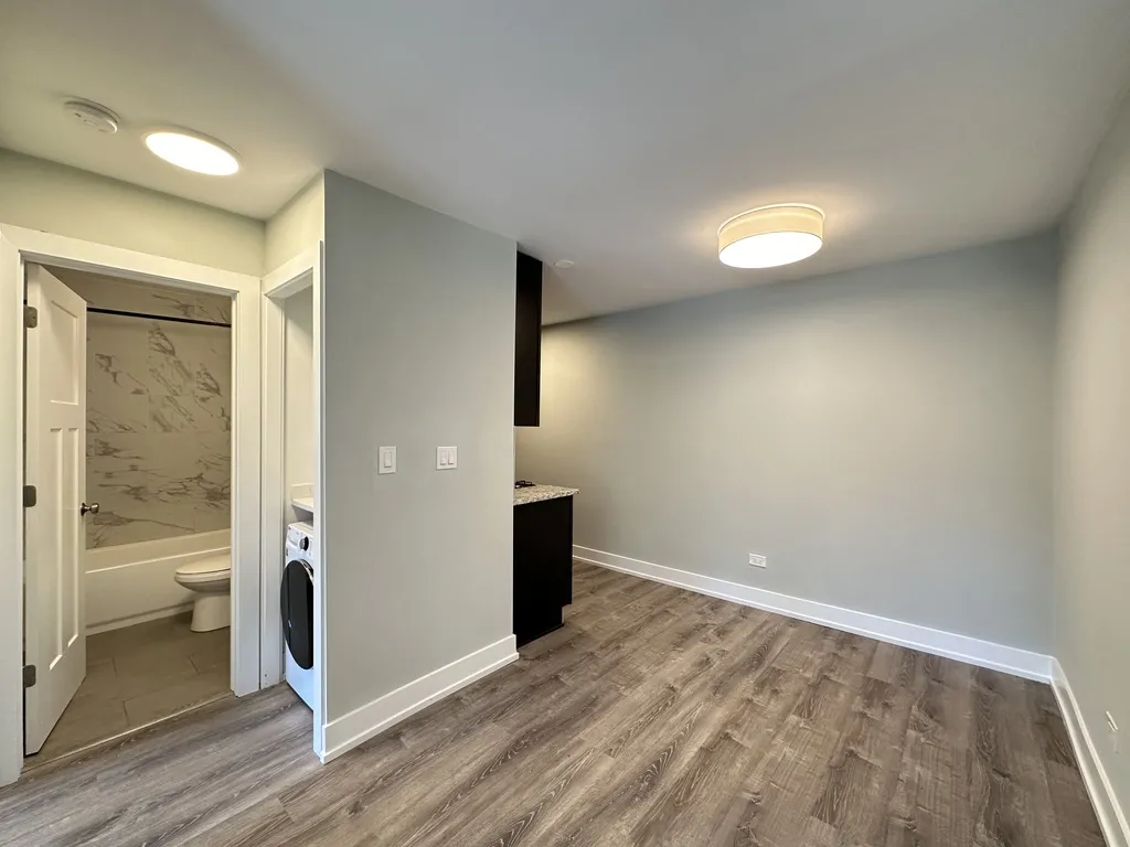 445 W Barry Ave, , 60657, USA 60657-unit#222-Chicago-IL