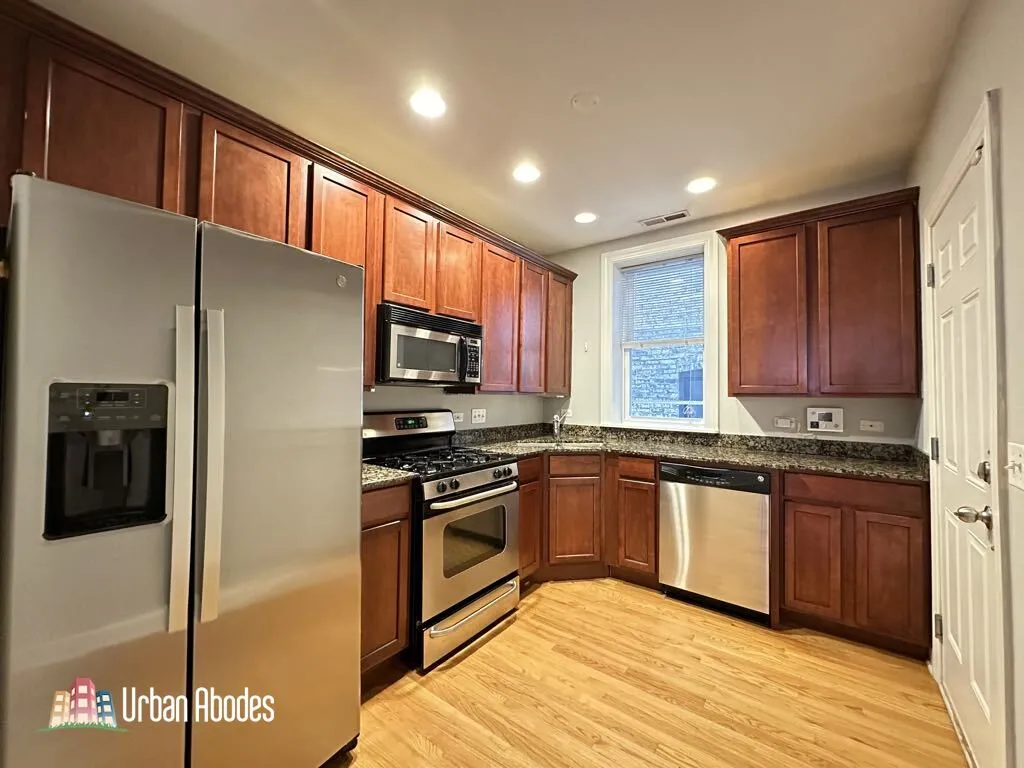 3254 N Clifton Ave, ,  60657, USA 60657-unit#1W-Chicago-IL