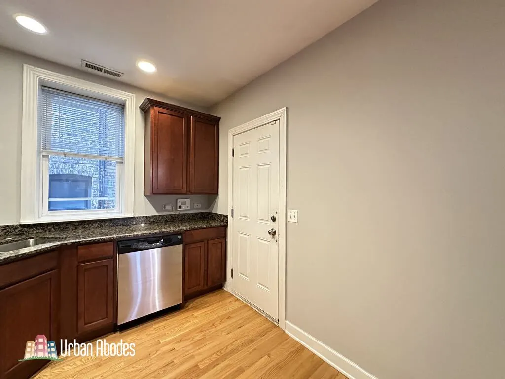 3254 N Clifton Ave, ,  60657, USA 60657-unit#1W-Chicago-IL