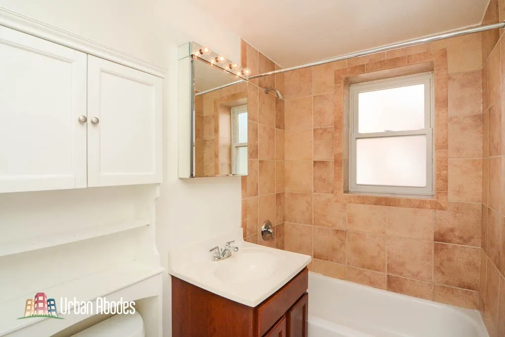 3244 N Clifton Ave, ,  60657, USA 60657-unit#1E-Chicago-IL