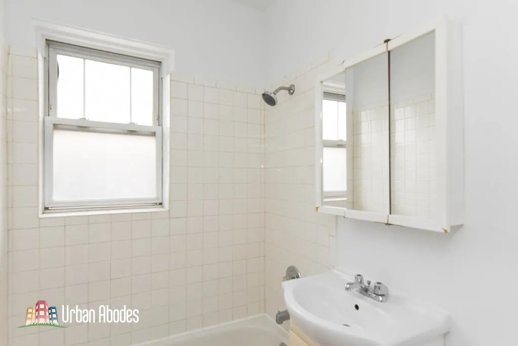 947 W Cornelia Ave, ,  60657, USA 60657-unit#1A-Chicago-IL