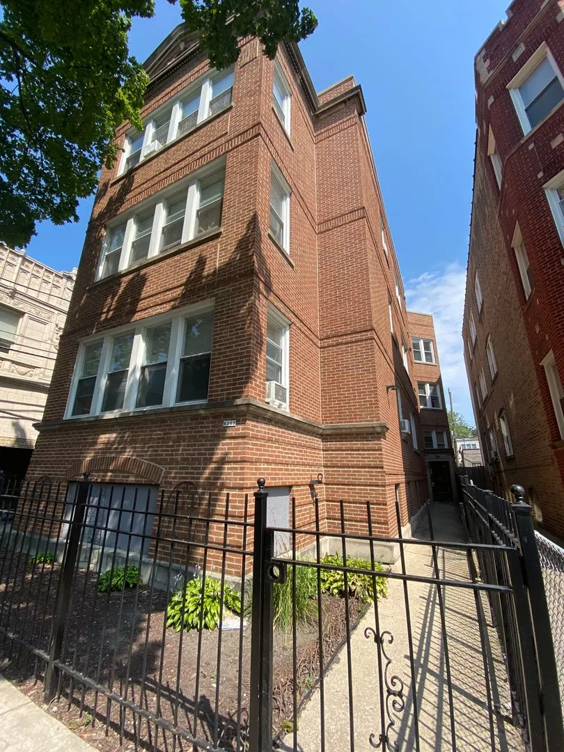 6343 N Claremont Ave, , 60659, USA 60645-unit#3E-Chicago-IL