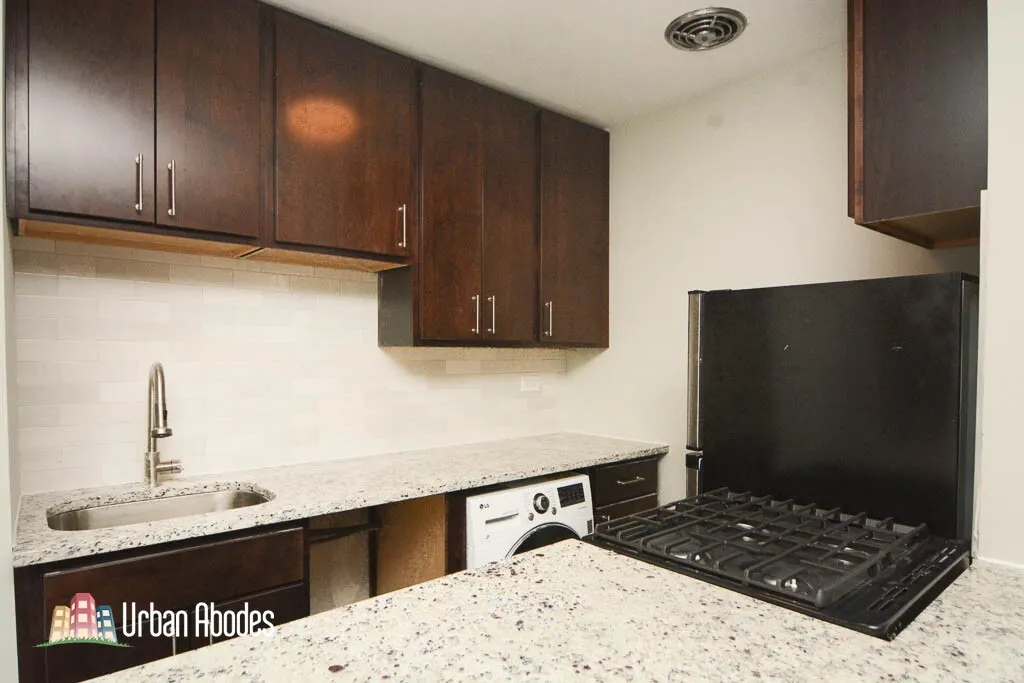 445 W Barry Ave, , 60657, USA 60657-unit#302-Chicago-IL