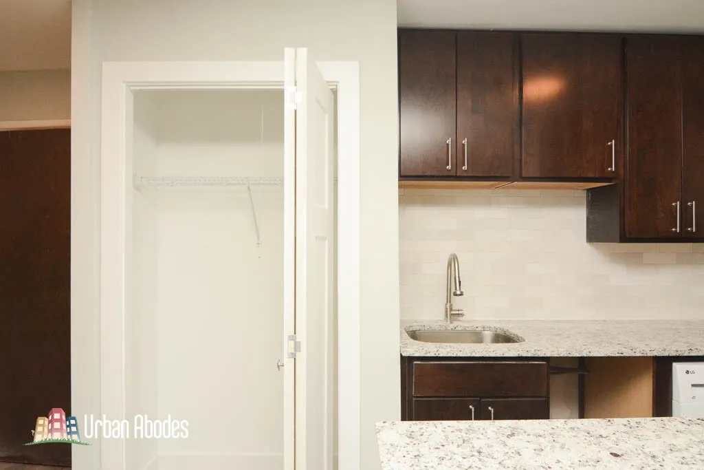 445 W Barry Ave, , 60657, USA 60657-unit#302-Chicago-IL