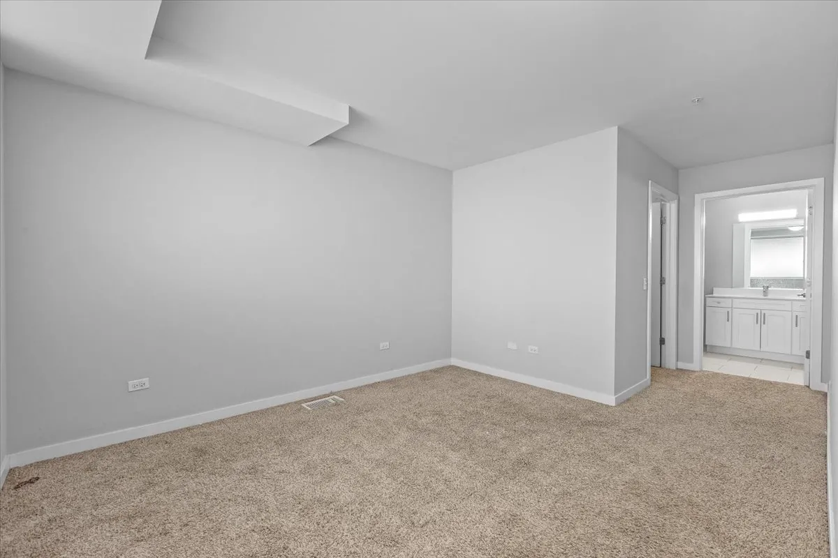 1900 W Lawrence Ave, , 60640, USA 60640-unit#224-Chicago-IL