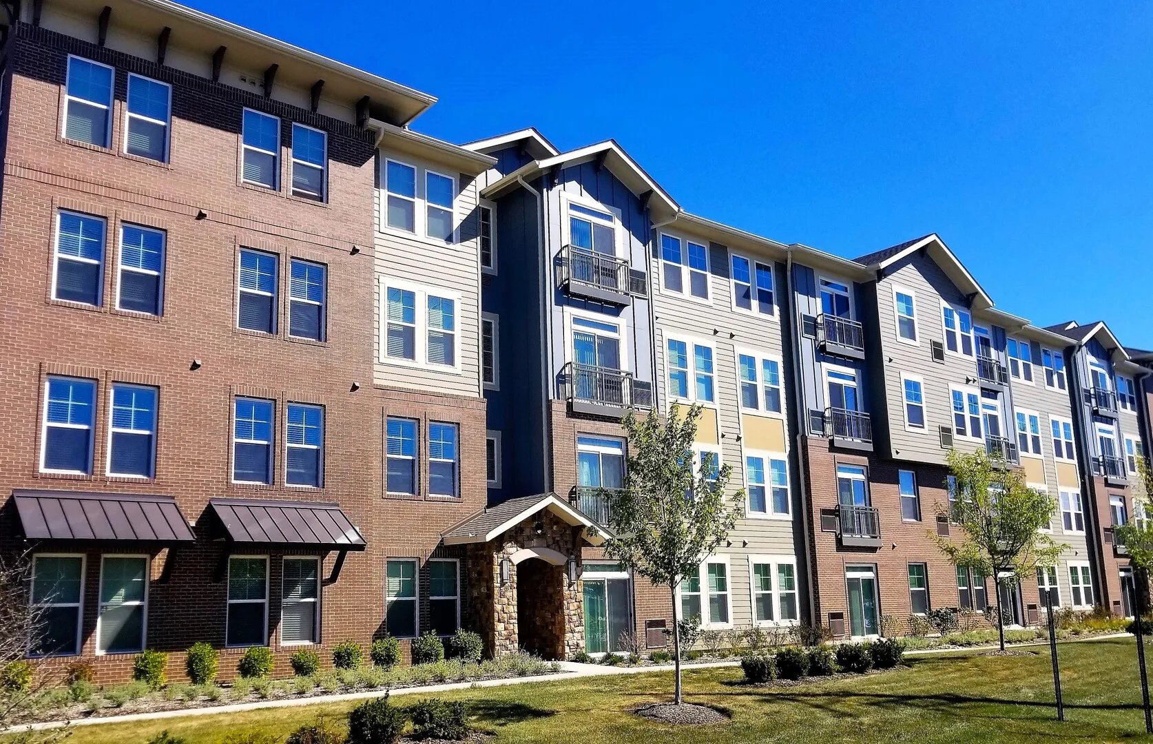 700 E Algonquin Rd, , 60173, USA 60173-unit#700-Schaumburg-IL