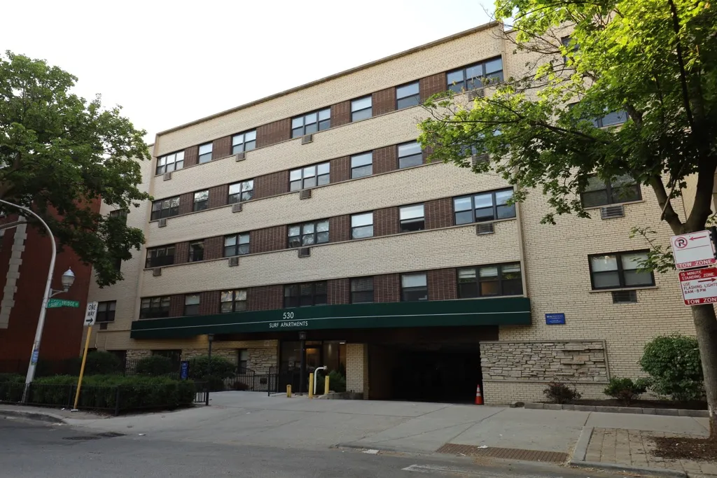 530 W Surf St, , 60657, USA 60657-unit#401-Chicago-IL