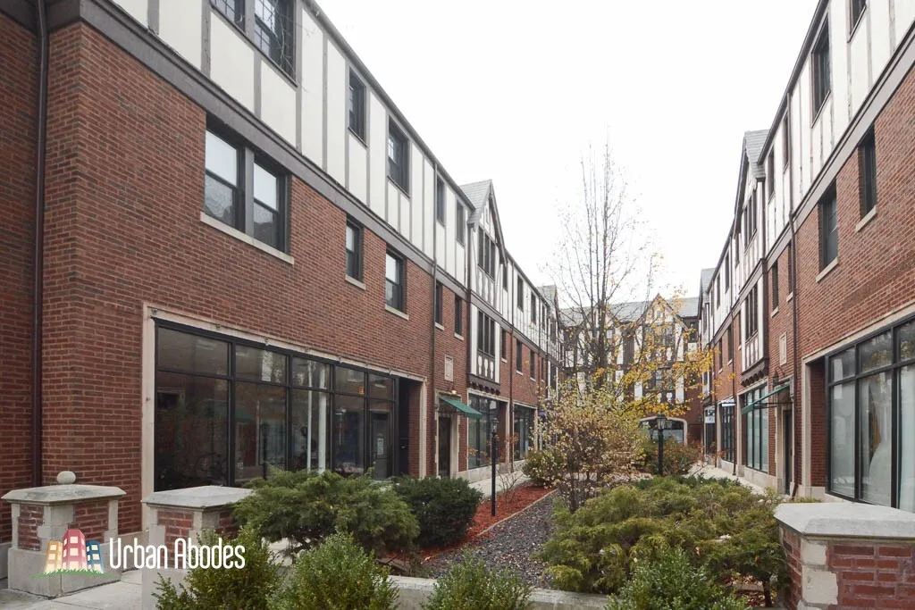Green Bay Rd & Ave, , 60093, USA 60093-unit#A11-Winnetka-IL