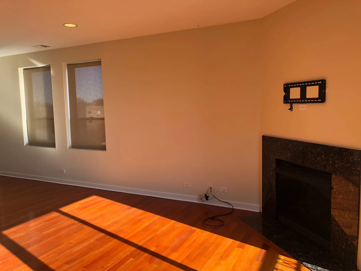 6957 N Greenview Ave, , 60626, USA 60626-unit#4B-Chicago-IL