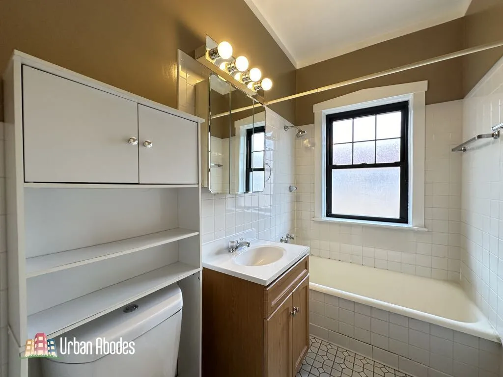 Evanston,  60201, USA 60201-unit#3L-Chicago-IL