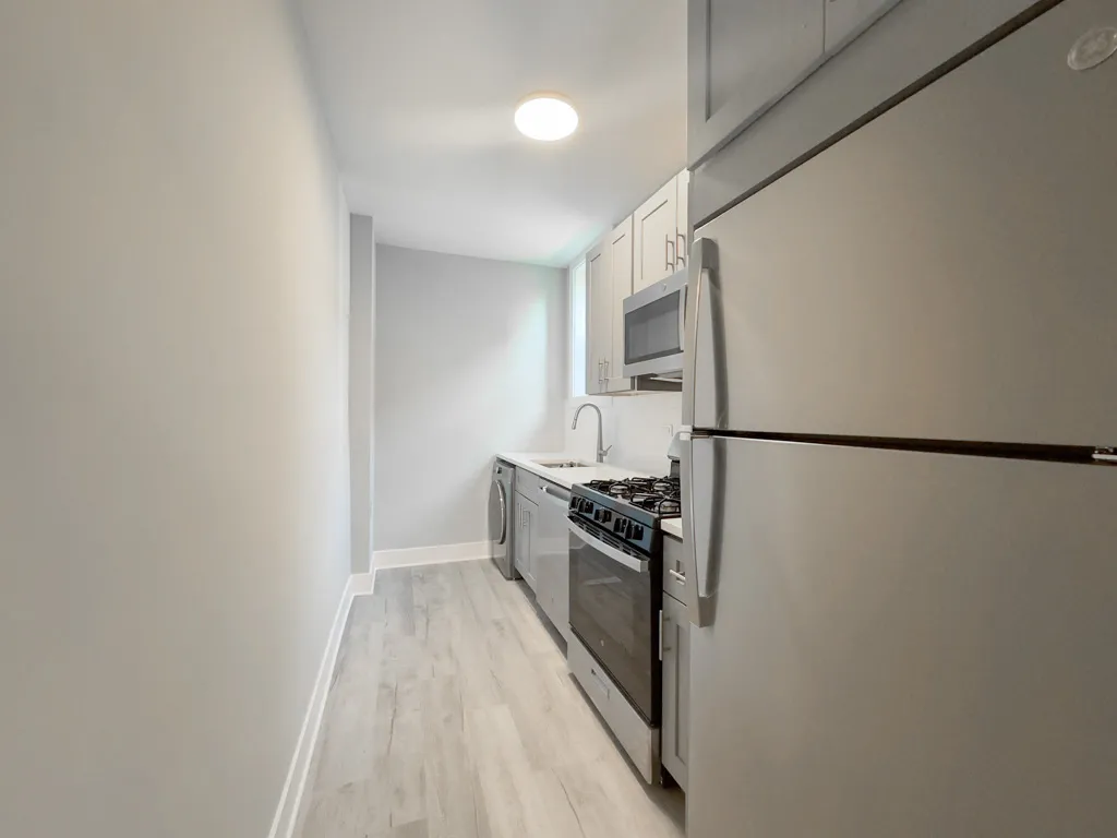 373 Hazel Ave, Glencoe,  60022, USA 60022-unit#1A-Chicago-IL
