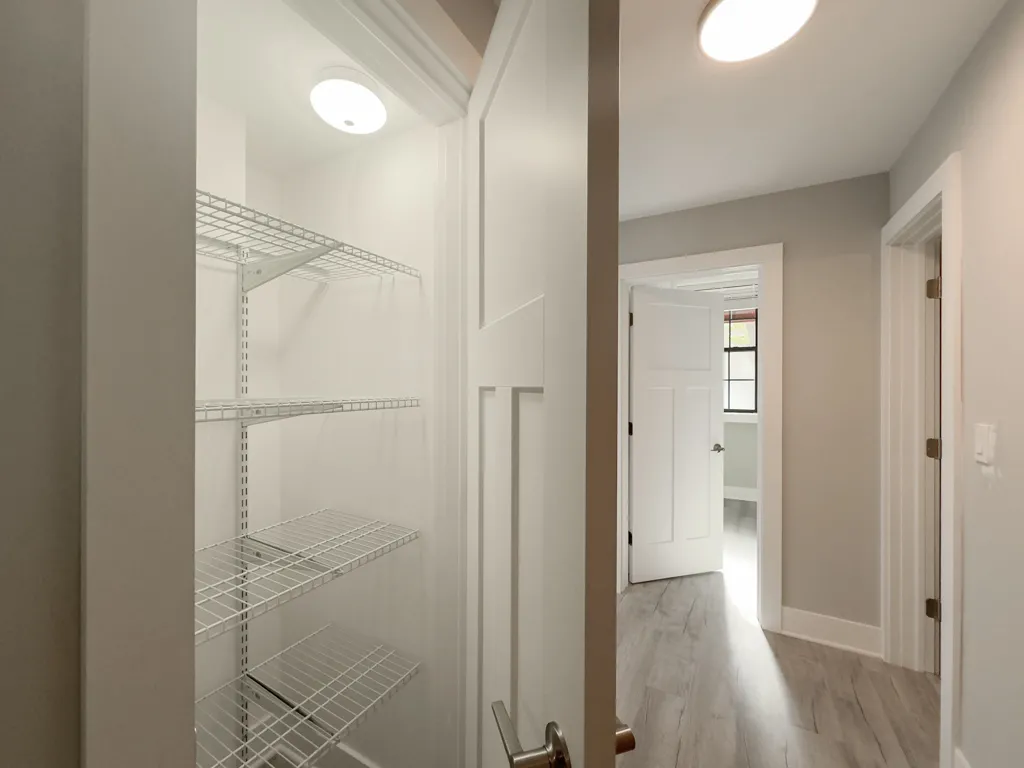 373 Hazel Ave, Glencoe,  60022, USA 60022-unit#1A-Chicago-IL