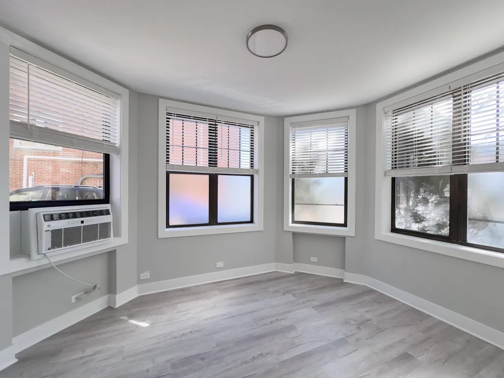 373 Hazel Ave, Glencoe,  60022, USA 60022-unit#1A-Chicago-IL