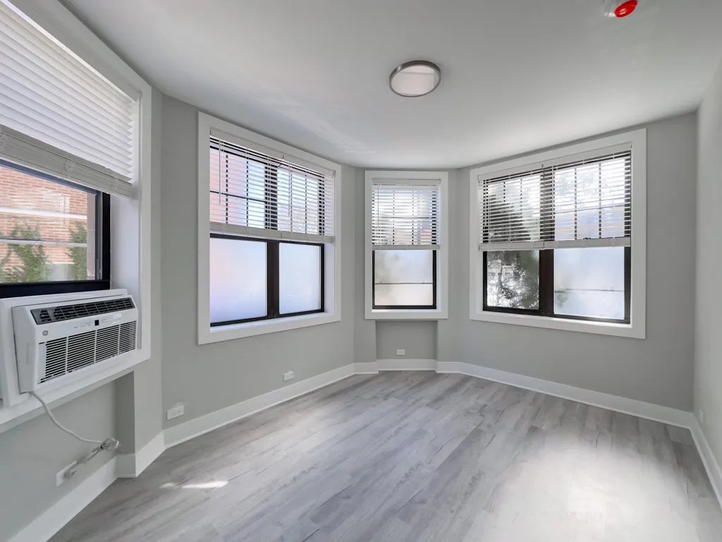 373 Hazel Ave, Glencoe,  60022, USA 60022-unit#1A-Chicago-IL