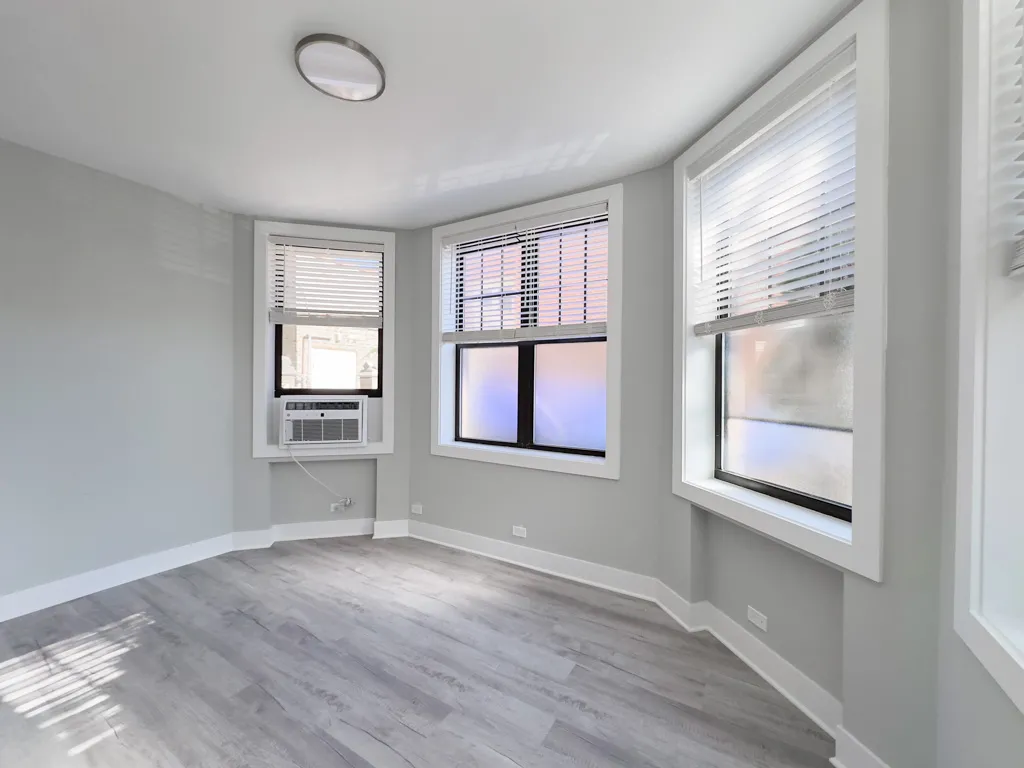 373 Hazel Ave, Glencoe,  60022, USA 60022-unit#1A-Chicago-IL