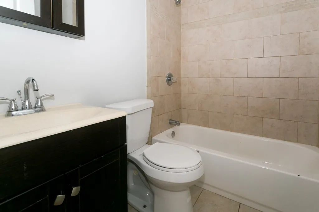 696 Elm Pl, ,  60035, USA 60035-unit#102-Highland Park-IL