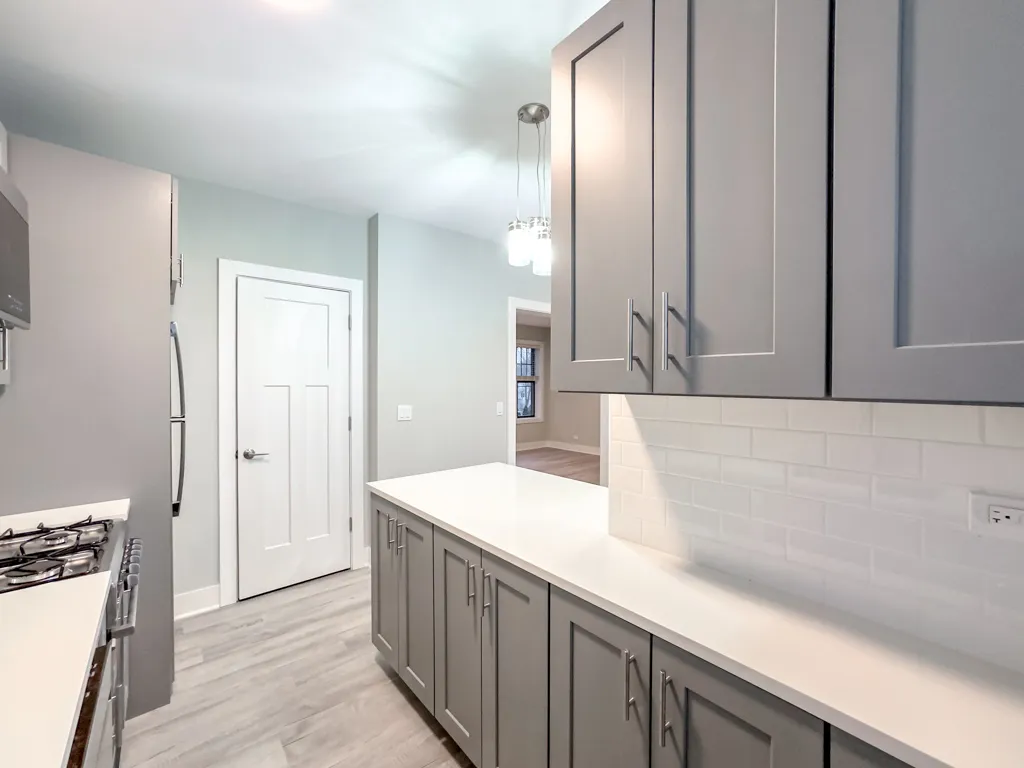 373 Hazel Ave, Glencoe,  60022, USA 60022-unit#5B-Chicago-IL