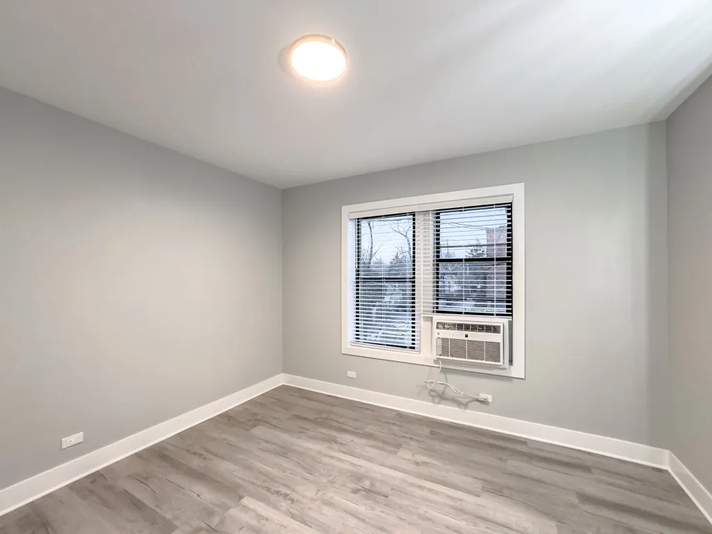 373 Hazel Ave, Glencoe,  60022, USA 60022-unit#5B-Chicago-IL