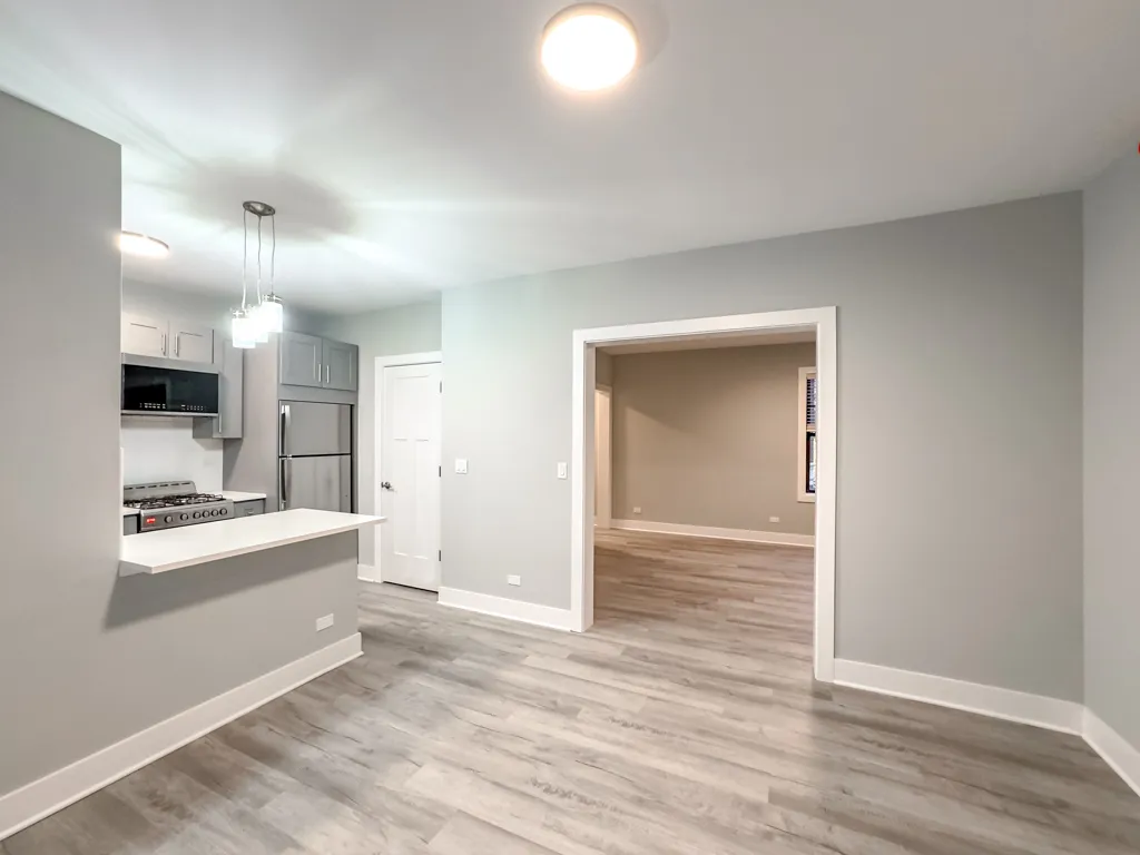 373 Hazel Ave, Glencoe,  60022, USA 60022-unit#5B-Chicago-IL