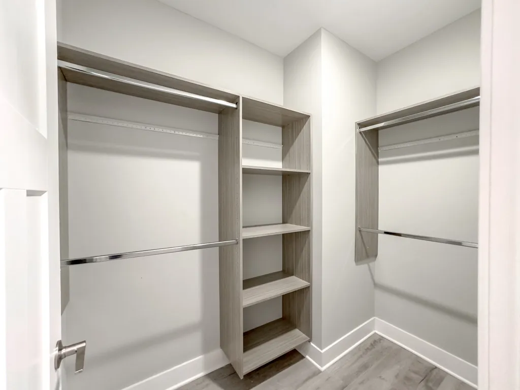 373 Hazel Ave, Glencoe,  60022, USA 60022-unit#5B-Chicago-IL