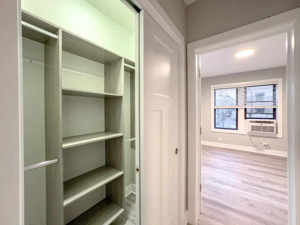 373 Hazel Ave, Glencoe,  60022, USA 60022-unit#5B-Chicago-IL