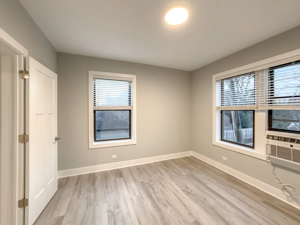373 Hazel Ave, Glencoe,  60022, USA 60022-unit#5B-Chicago-IL