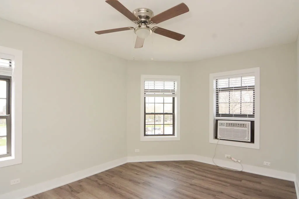 725 St Johns Ave, Highland Park,  60035, USA 60035-unit#12-Chicago-IL