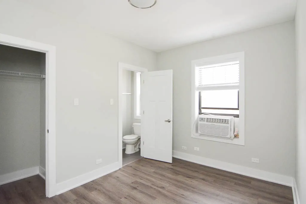 725 St Johns Ave, Highland Park,  60035, USA 60035-unit#12-Chicago-IL