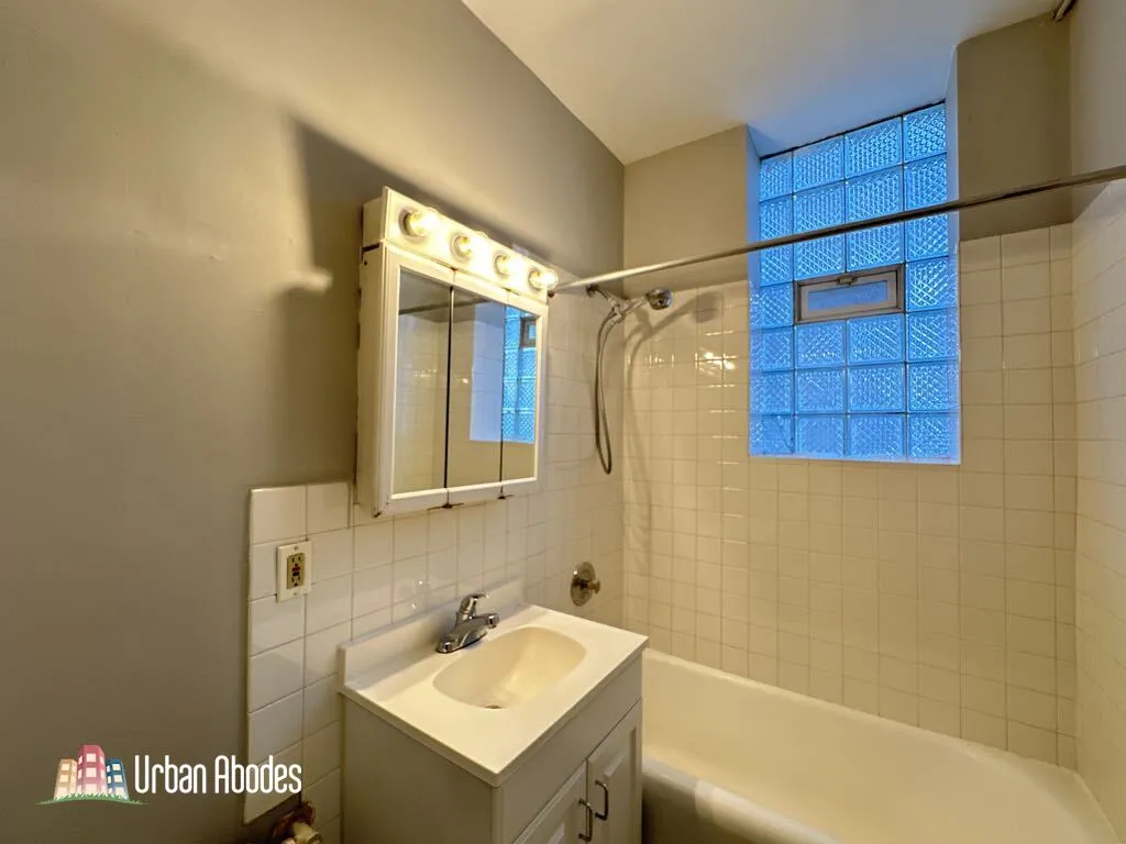 1050 W George St, ,  60657, USA 60657-unit#001-Chicago-IL