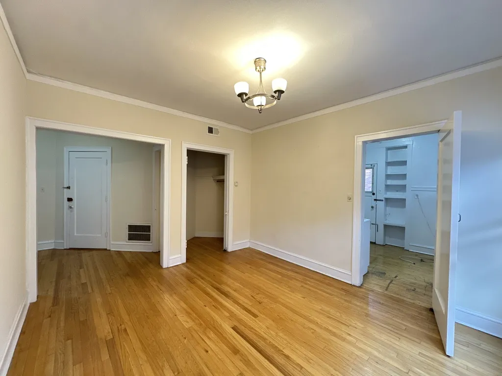 1307 Oak Ave, Evanston,  60201, USA 60201-unit#3W-Chicago-IL