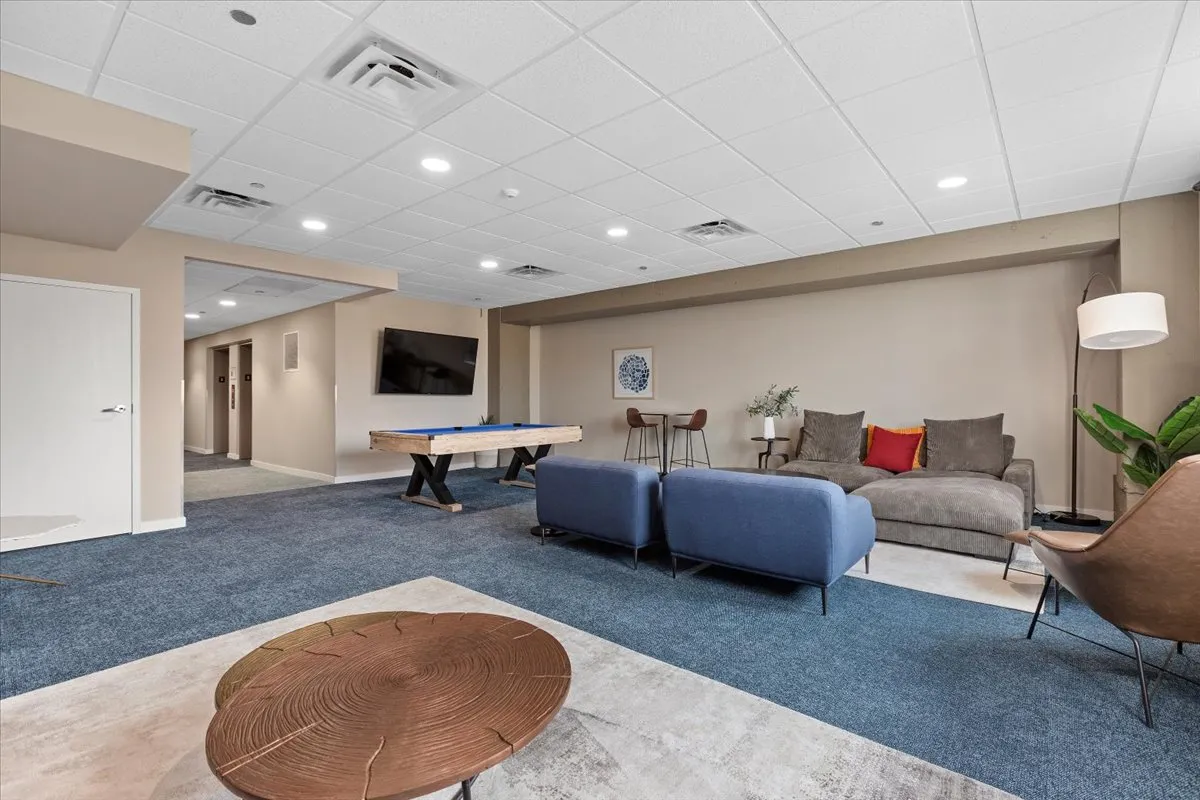 1900 W Lawrence Ave, ,  60640, USA 60640-unit#219-Chicago-IL