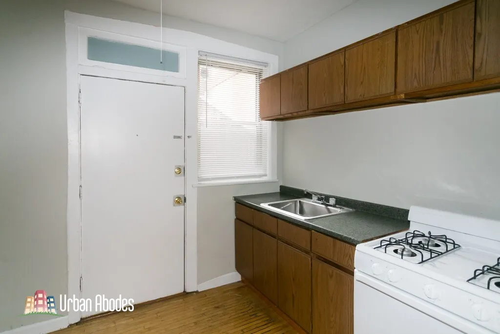 620 W Barry Ave, , 60657, USA 60657-unit#2S-Chicago-IL
