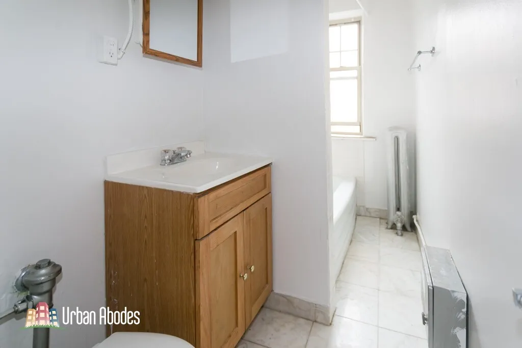 620 W Barry Ave, , 60657, USA 60657-unit#2S-Chicago-IL