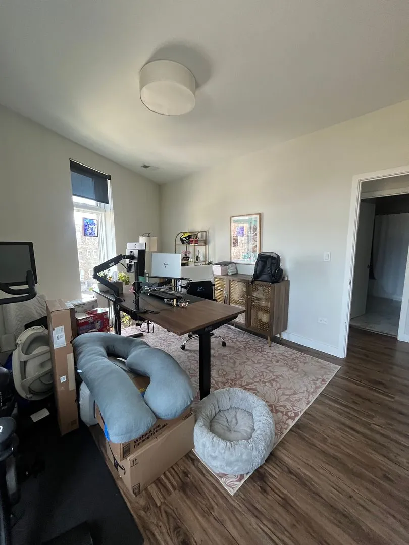 1045 W Cornelia Ave #501, ,  60657, USA 60657-Chicago-IL