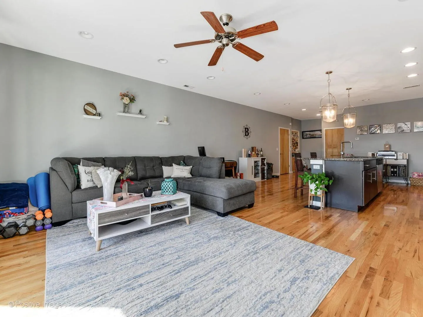 1822 W Irving Park Rd, , 60613, USA 60613-unit#403-Chicago-IL