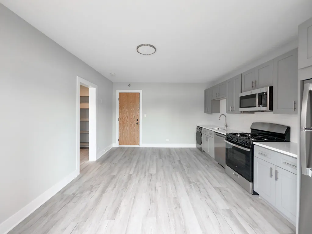 373 Hazel Ave, Glencoe,  60022, USA 60022-unit#8B-Chicago-IL