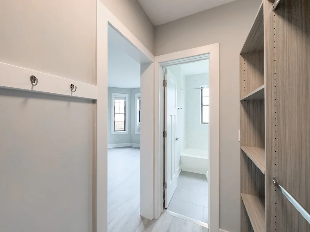 373 Hazel Ave, Glencoe,  60022, USA 60022-unit#8B-Chicago-IL