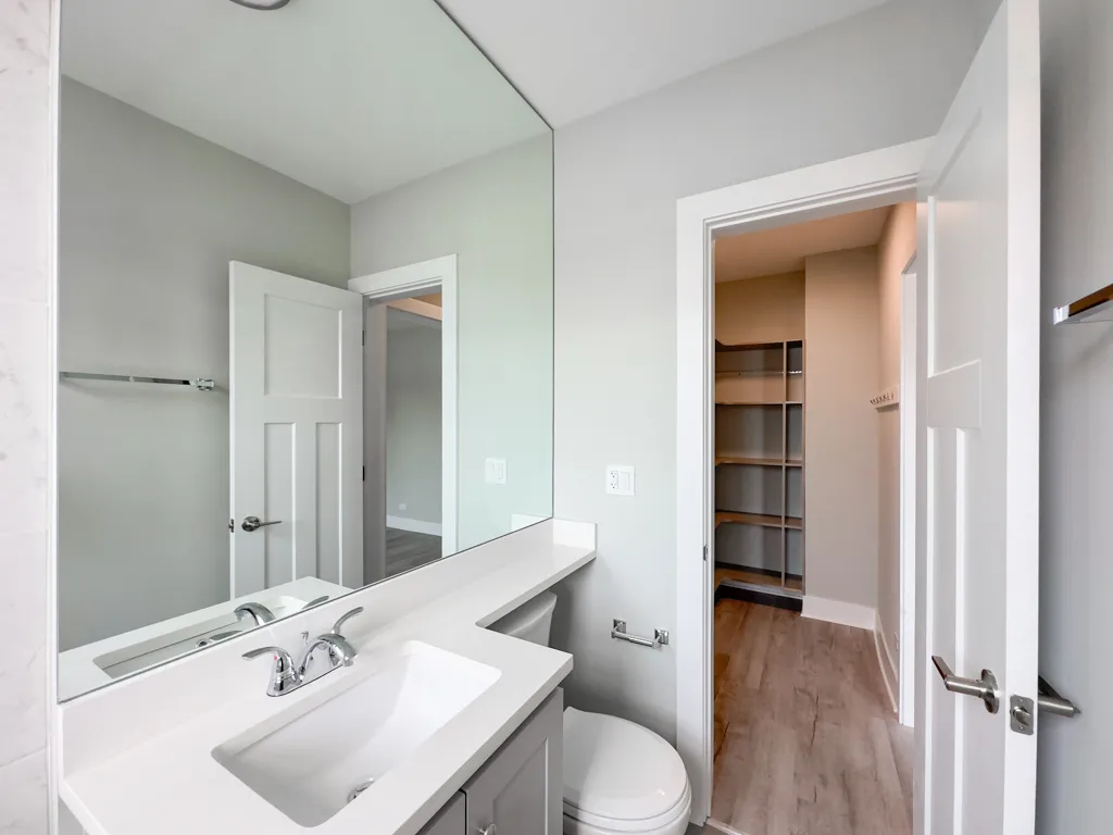373 Hazel Ave, Glencoe,  60022, USA 60022-unit#8B-Chicago-IL