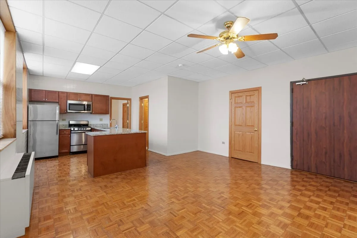 620 W Belmont Ave, ,  60657, USA 60657-unit#402-Chicago-IL